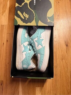 BAPE  White & Light Teal Sta Low-Top Sneakers
Men’s size 11